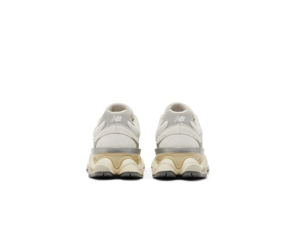 2023 9060 'Sea Salt Concrete'