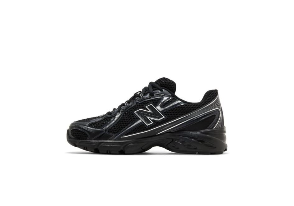 2024 740v2 'Black Silver Metallic'
