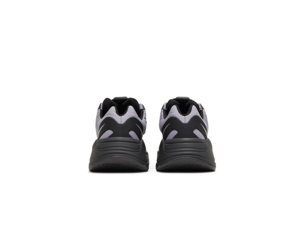 Yeezy Boost 700MNVN'Geode'